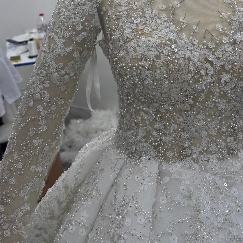 Elegant White Lace Wedding Dress